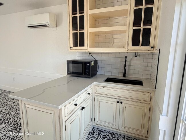 Photo - 1454 Guava Ave