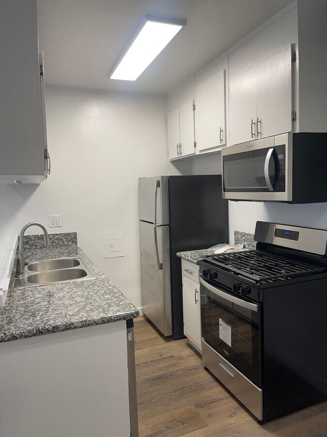 Photo - 1645 N. Winona Blvd