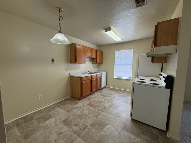 Photo - 1706 Benttree Dr Unidad # C