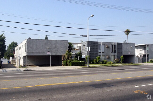 Photo - 13940 Sherman Way