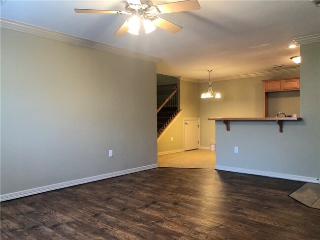 Photo - 10 S Woodsprings Dr