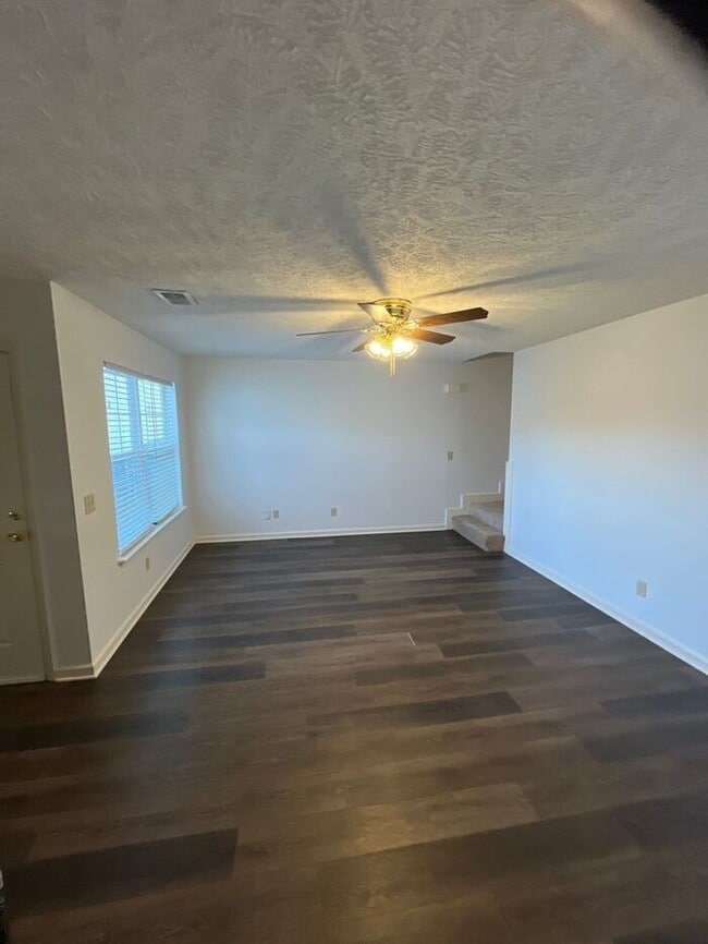 Photo - 605 Federal Ct