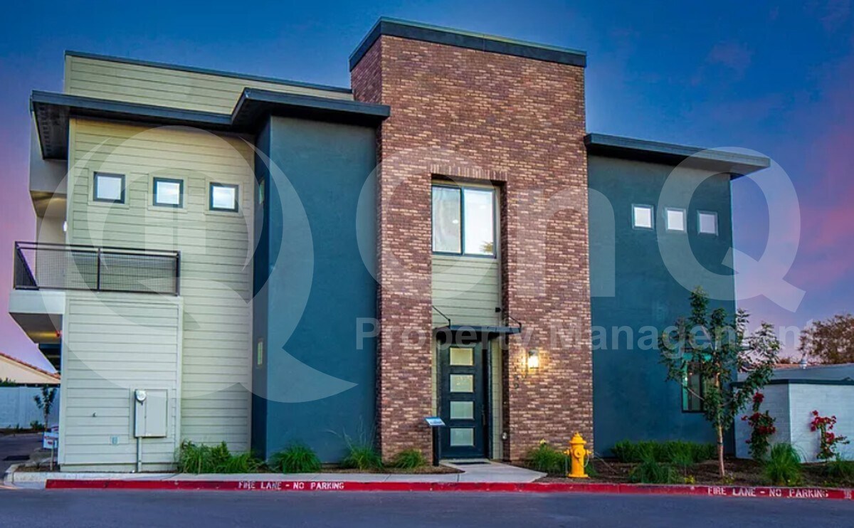 Photo - 164 E Hearne Way
