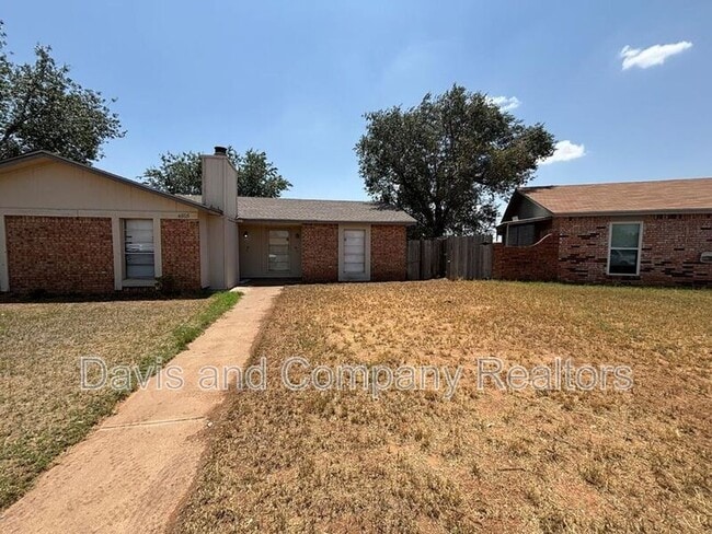 Building Photo - 4805 Country Club Dr Unit B