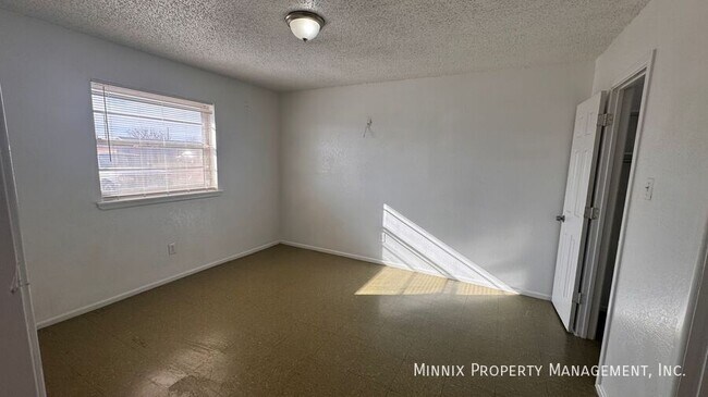 Photo - 639 S Crosby St