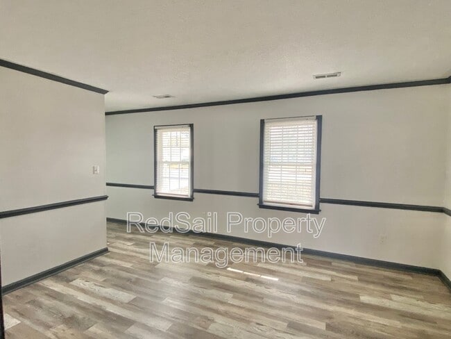 Photo - 14 S Lake Cir