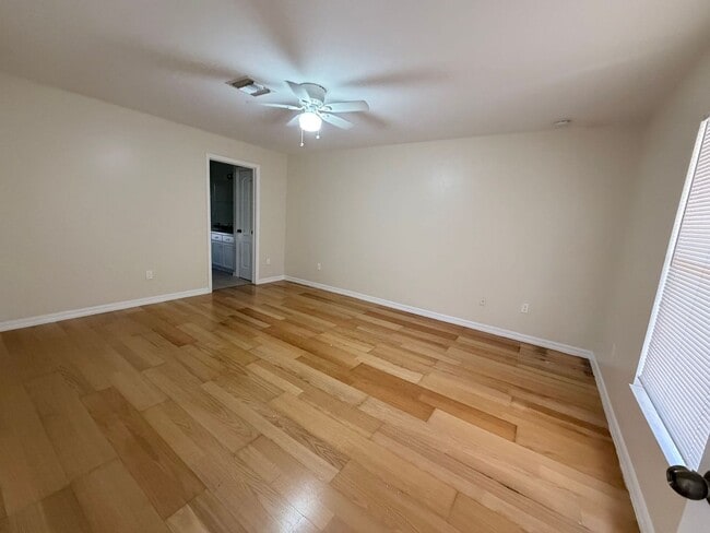 Photo - 3925 22nd St W