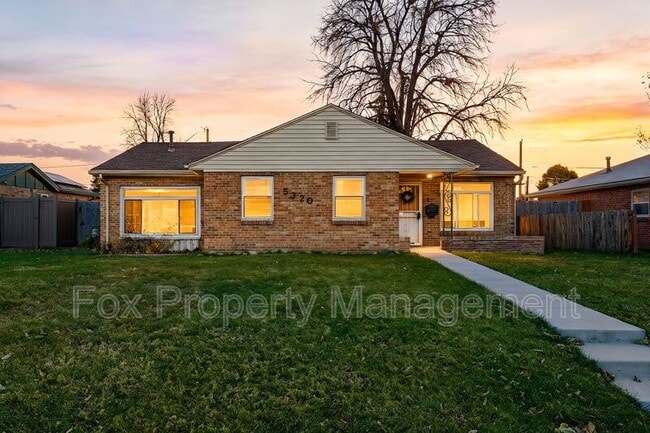 5320 E Thrill Pl