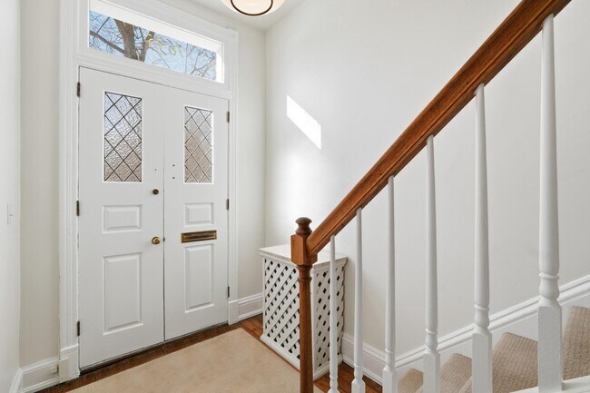 Photo - 1635 35th St NW