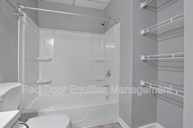Photo - 123 Walnut St
