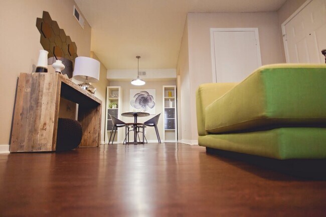 Photo - 6805 Wood Hollow Dr Unidad 2-142C