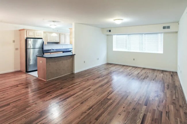 Rutgers Court Apartments