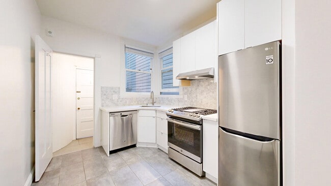 Building Photo - 1740 Sacramento St Unit 2