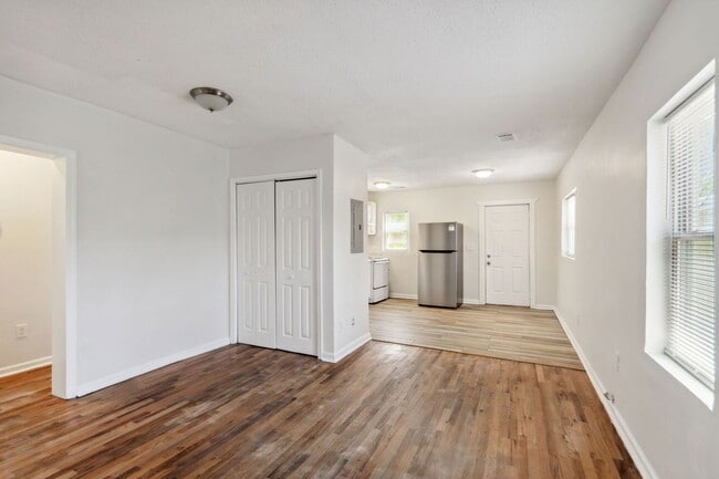 Photo - 619 Oliver St NW Unit B