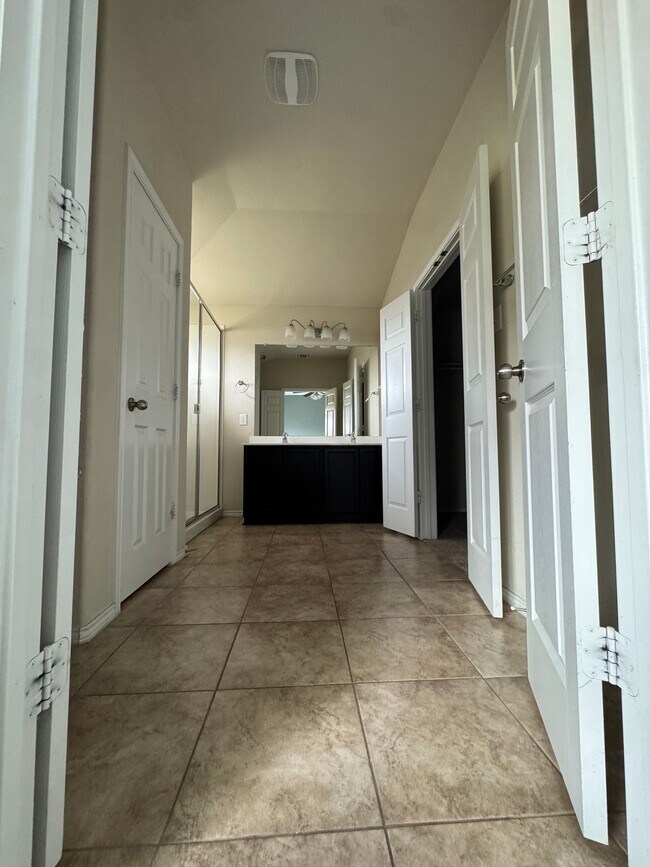Photo - 104 Christopher Dr