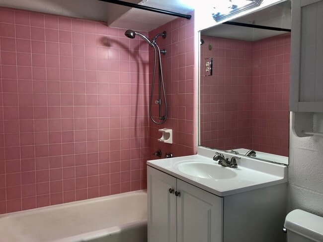 Photo - Pet Friendly Ala Wai Cove - 1BR/1BA/1PK