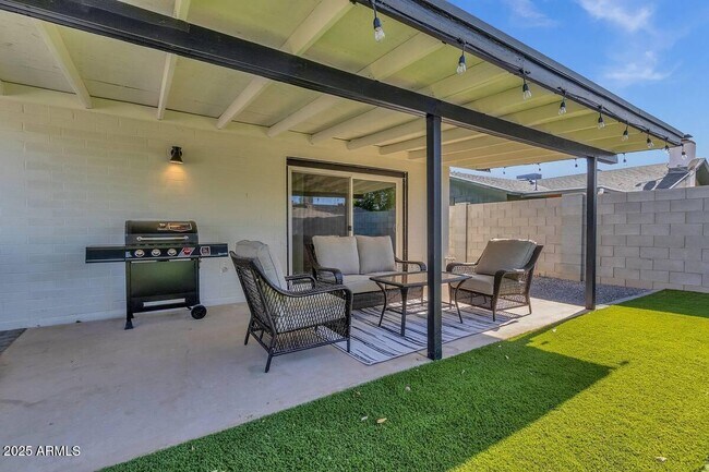 Photo - 2452 E Manhatton Dr