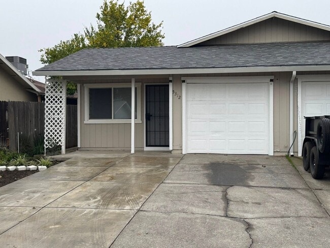 Building Photo - 5310-5312 Wallaby Way Unit 5312