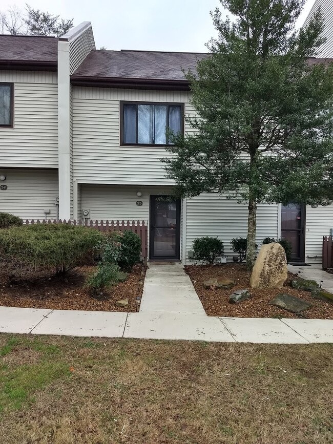 Building Photo - 55 Wilshire Heights Dr