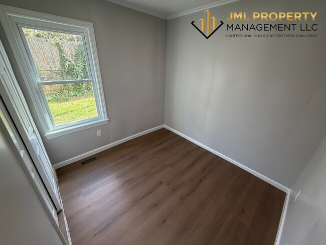 52 Pitman St Unit 1E