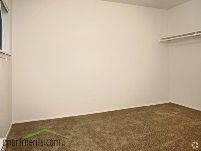 Bedroom - Bayshore Apartments