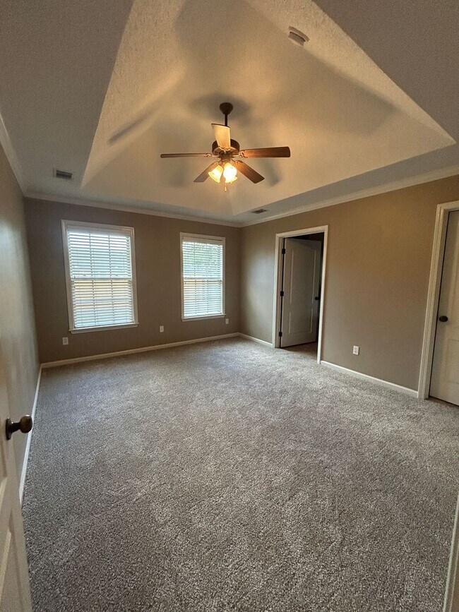 11403 Evergreen Ave