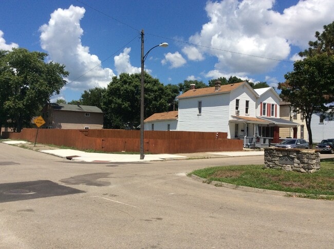 Photo - 211 Burns Ave