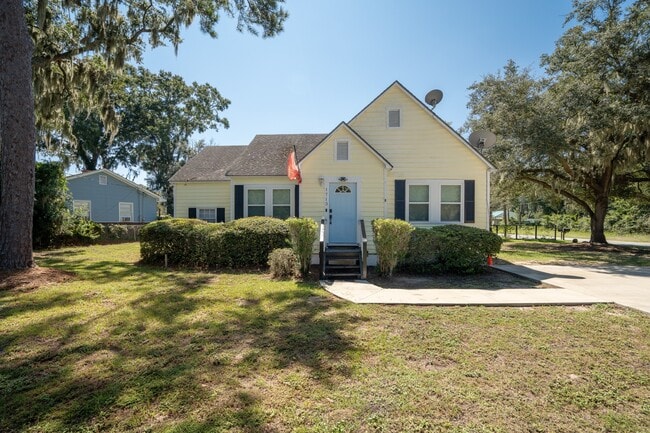 Building Photo - 1713 Paris Ave W