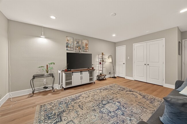 Photo - 802 Nashua St House