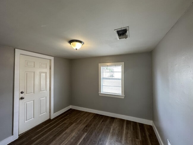 Photo - 3815 Pine St