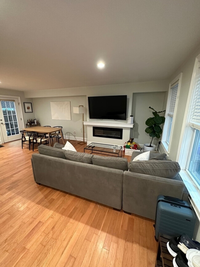 Photo - 227 Bolton St Condo Unit 2