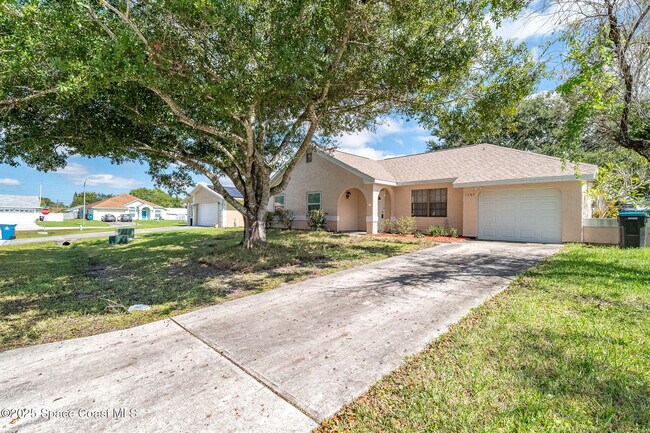 Photo - 1287 Lingen Ave NW