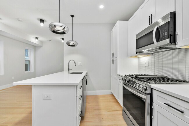 Photo - 184 Paris St Unit 2