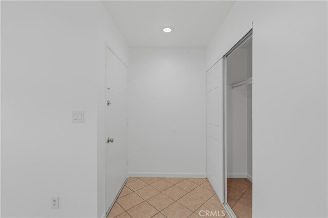 Photo - 1250 S Brookhurst St Unidad 2058