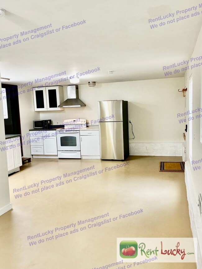 Photo - Private Studio w/Bonus Room | Fire pit | Storage Area | Maple Leaf Area