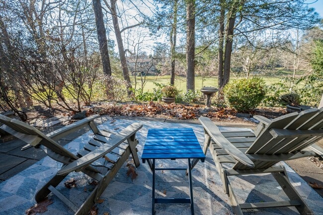 Building Photo - 123 Heritage Vlg Unit B