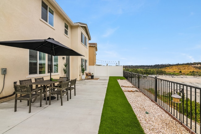 Photo - 7284 Wembley St