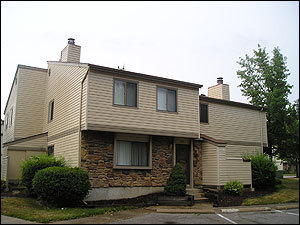 Building Photo - Rosewood Condominums/ St. Peters