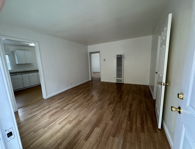 Photo - 5566 Kinston Ave Unit 5566