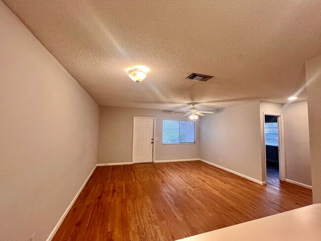 Photo - 5330 Elmhurst Rd