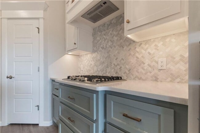 Photo - Luxury 4 Bedroom 3 Bathroom Home with bonus room & storm shelter in Deer Creek Schools- Neighborh...