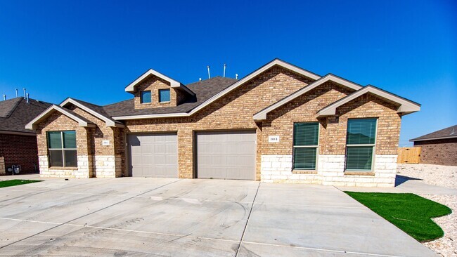 Building Photo - 1908 Langford Ave Unit Willowbend - 1908 Langford Ave  B Rental