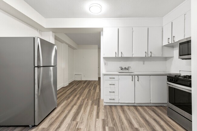 Photo - University Apartments - 8 St. Thomas