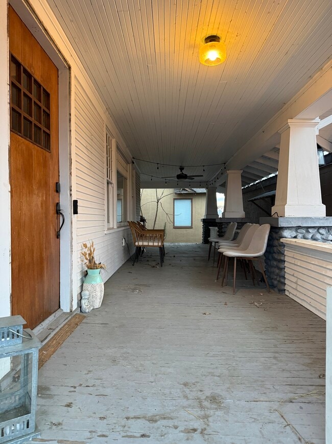 Photo - 237 Basin St SW