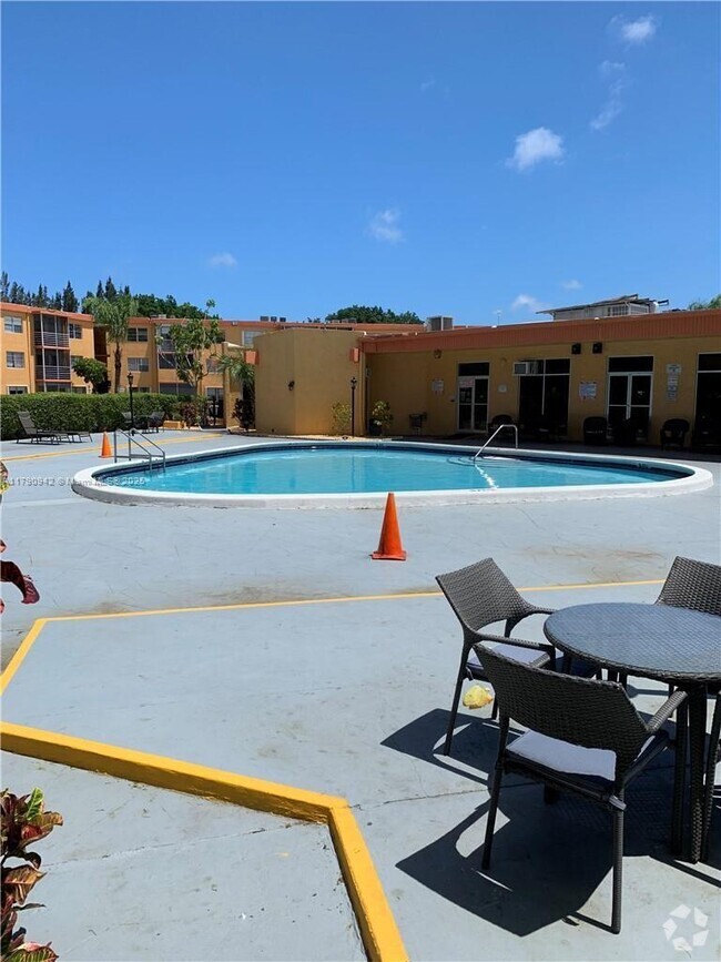 Building Photo - 4334 NW 9th Ave Unit 7-2F Rental