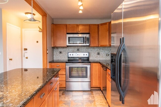 Photo - 1 br, 1 bath Condo - 6157 N Sheridan Rd