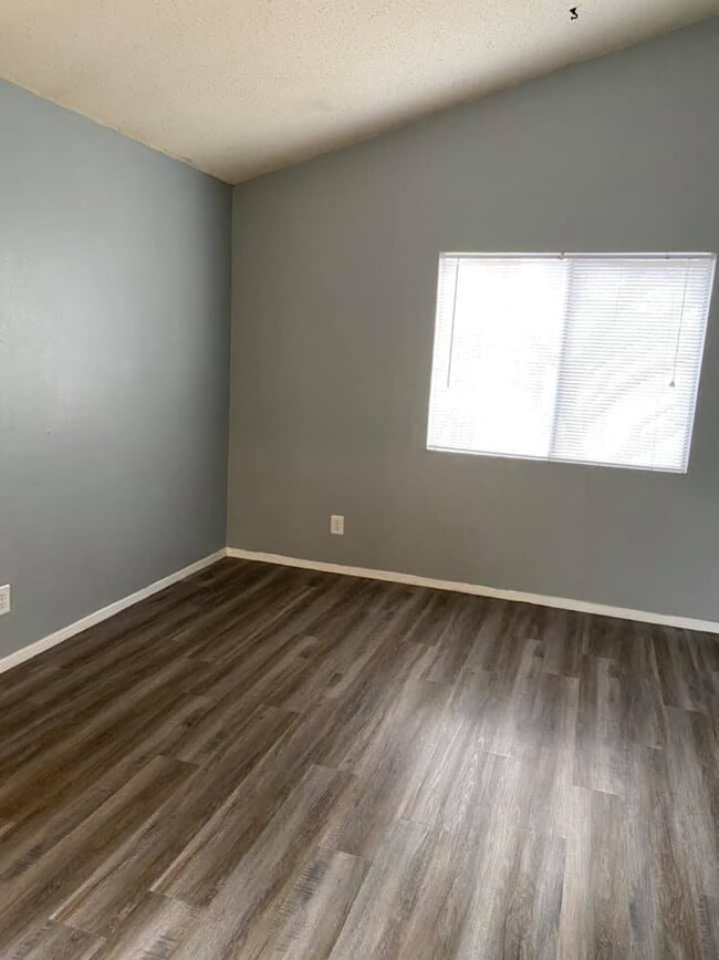 1 BR 1 BA 709SF