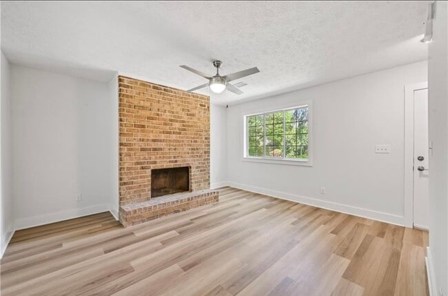 Photo - 1159 Saint Augustine Pl NE