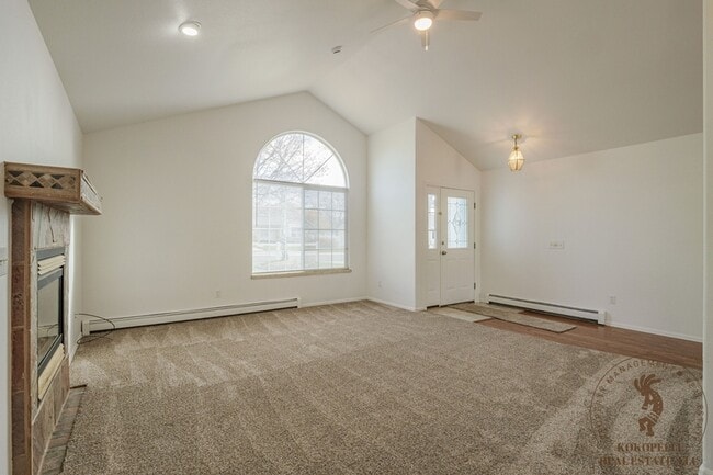 Photo - 537 Shanne St