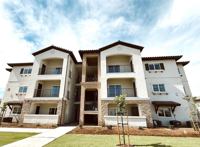 Building Photo - The Village at Shannon Way Rental